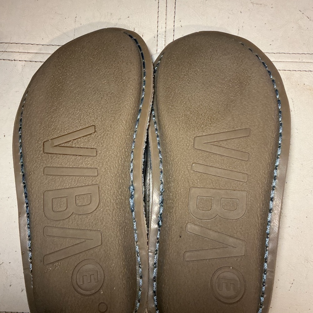 VIBA Gray Slip-On Shoes - Picture 5 of 7